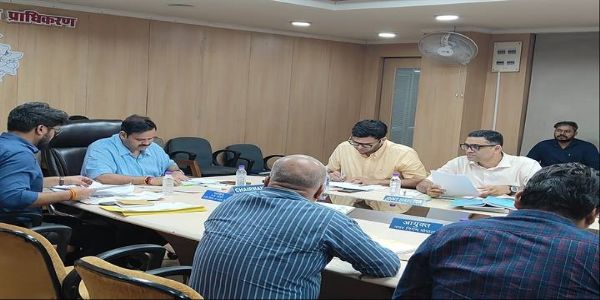 मध्यमवर्गीय परिवारों के लिए छोटे भूखंड विकसित करेगा बीडीए: संभागायुक्त शर्मा
