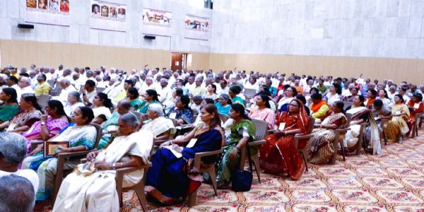 संघाच्या विशाखापट्टनम येथील बैठकीचे छायाचित्र संघाच्या विशाखापट्टनम येथील बैठकीचे छायाचित्र