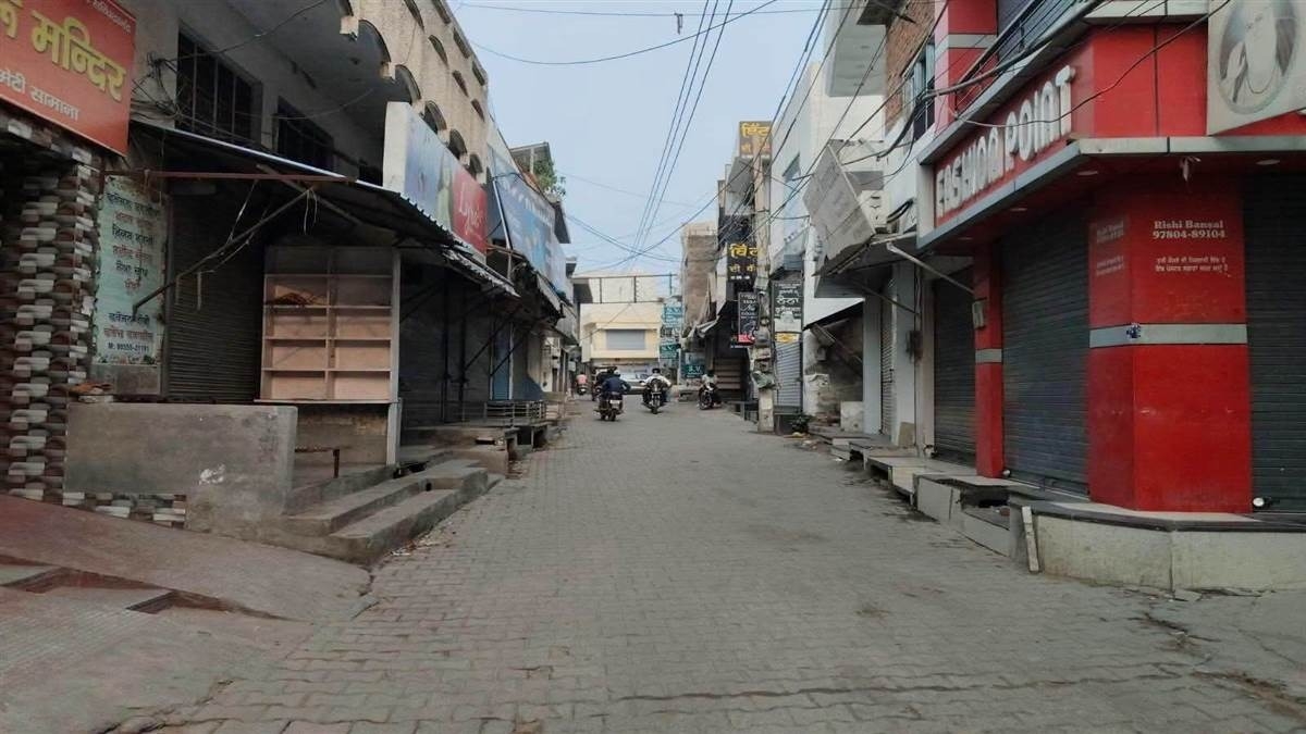 बंद के दाैरान पटियाला में सूना बाजार