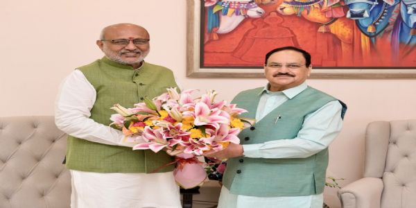 उपराष्ट्रपति राधाकृष्णन केन्द्रीय मंत्री जेपी नड्डा से मुलाकात करते हुए। उपराष्ट्रपति राधाकृष्णन केन्द्रीय मंत्री जेपी नड्डा से मुलाकात करते हुए।