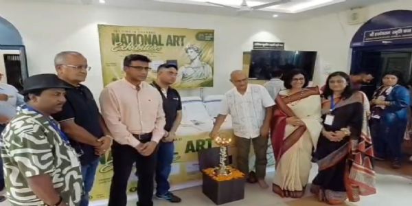 धनबाद में पहली बार नेशनल आर्ट एग्जिबिशन, 65 पेंटिंग और 10 मूर्तियां बनीं आकर्षण का केंद्र