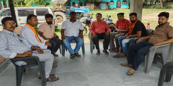 भाजपा की बैठक मे वंदे मातरम् का गायन पूरा नहीं करने की निंदा