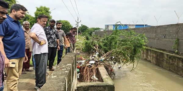 रीवाः भारी बारिश से कई इलाके हुए जलमग्न, उप मुख्यमंत्री ने क्षेत्र का दौरा कर स्थिति का लिया जायजा