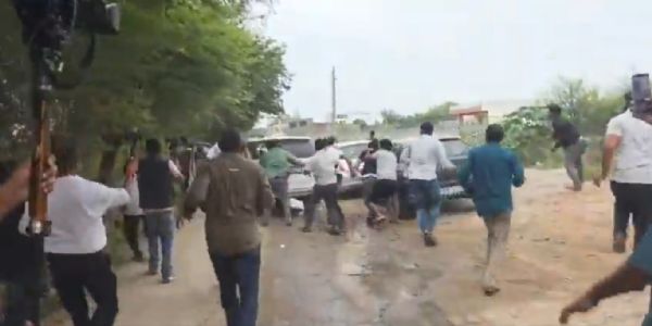 राजस्थान के रामपुरा कंवरपुरा गांव समर्थकों के साथ पहुंचे सीजेपी प्रवक्ता रांका और लोगों के बीच तकरार, पथराव, ग्रामीणों ने खदेड़ा