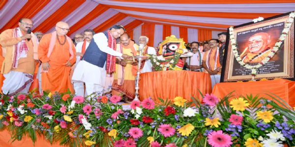 स्वामी लक्ष्मणानंद सरस्वती जन्म शताब्दी समारोह : मुख्यमंत्री माझी ने की गुरुजांग को ‘हेरिटेज विलेज’ बनाने की घोषणा