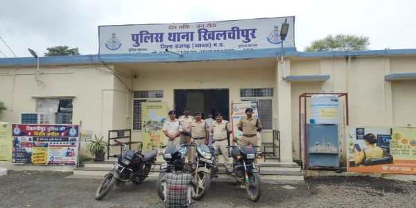 राजगढ़ः बाइक चोर की निशानदेही चार मोटरसाइकिलें बरामद