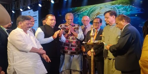 यूपी के काशी में होटल उद्यम से जुड़े सभी उद्यमियों का स्वागत, सरकार आपके साथ: सतीश महाना
