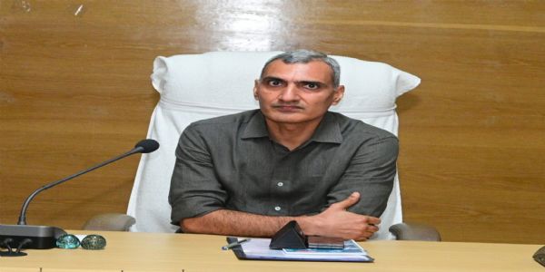 गरियाबंद जिले के नवनियुक्त कलेक्टर रणबीर शर्मा ने किया पदभार ग्रहण