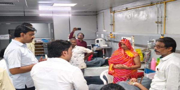 विधायक विपिन जैन ने डेढ़ घंटे किया जिला अस्पताल का औचक निरीक्षण, अनुपस्थित डॉक्टर-कर्मचारियों को नोटिस के निर्देश