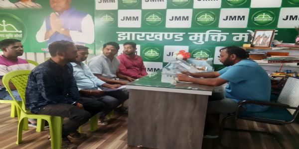 जेएसएलपीएस  कर्मचारियों ने विधायक से की मुलाकात, विभिन्न समस्याओं से कराया अवगत