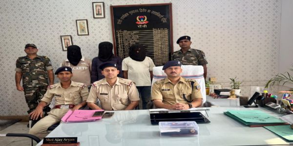 पुलिस ने नशीले मादक पदार्थ की तस्करी मामले में तीन आरोपिताें को किया गिरफ्तार