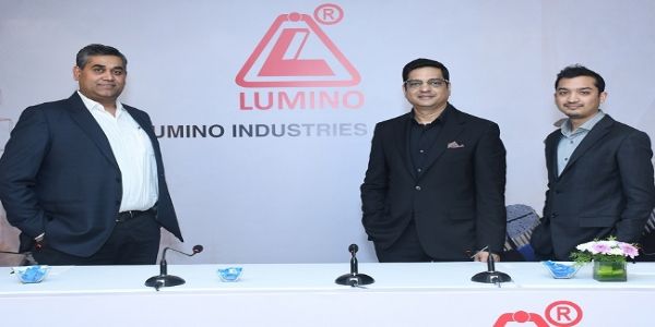 मुंबई में कंपनी के आईपीओ लान्चिंग पर ल्यूमिनो इंडस्ट्रीज लिमिटेड के सीएफओ हेमंत भुवानिया, एमडी देवेंद्र गोयल और होल-टाइम डायरेक्टर जय गोयल (बाएं से दाएं)। मुंबई में कंपनी के आईपीओ लान्चिंग पर ल्यूमिनो इंडस्ट्रीज लिमिटेड के सीएफओ हेमंत भुवानिया, एमडी देवेंद्र गोयल और होल-टाइम डायरेक्टर जय गोयल (बाएं से दाएं)।