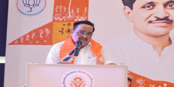 ‘सूरत प्रशिक्षण वर्ग’ में केंद्रीय जल शक्ति मंत्री सी. आर. पाटिल ‘सूरत प्रशिक्षण वर्ग’ में केंद्रीय जल शक्ति मंत्री सी. आर. पाटिल
