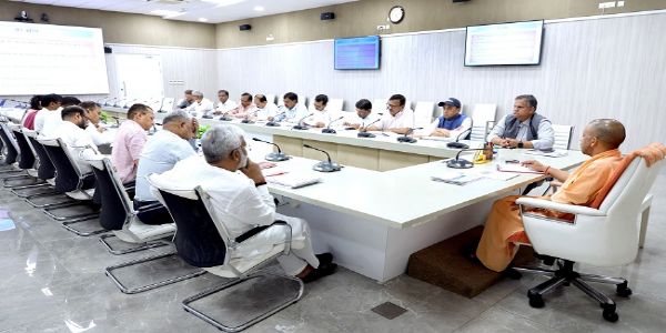 मुख्यमंत्री ने रक्षाबंधन पर माताओं, बेटियों और बहनों को दिया फ्री बस यात्रा का उपहार