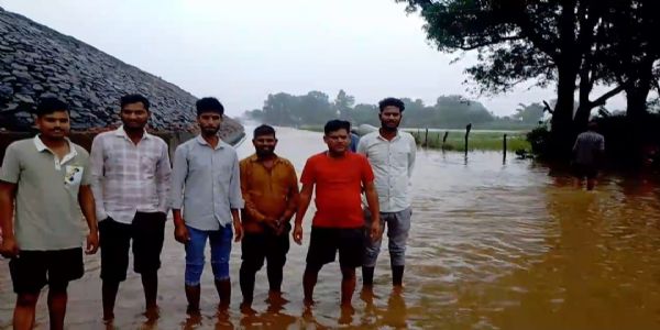 जबलपुर : रिंग रोड निर्माण से पनागर में जलभराव, सड़क और खेत डूबे