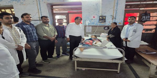चार साल पुराने इम्प्लांट को जटिल सर्जरी से निकाला, 15 वर्षीय किशोरी को मिली राहत : डॉ. संजय कुमार