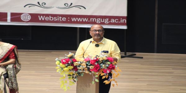 राष्ट्रीयता और बहुआयामी रोजगारपरक शिक्षा का उत्कृष्ट केंद्र है एमजीयूजी : प्रो. रवि शंकर