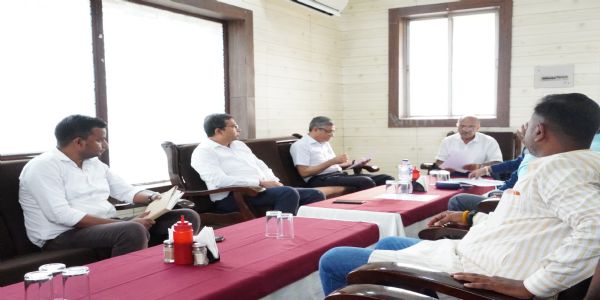 मंत्री डॉ अजय पोद्दार ने आइएसपी के डीआइसी के साथ बैठक किया