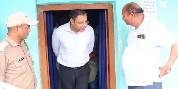 श्रमिकों की सुविधा में लापरवाही बर्दाश्त नहींः डीएम