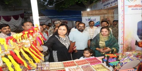 ग्वालियरः जिला पंचायत अध्यक्ष ने किया राखी मेले का शुभारंभ