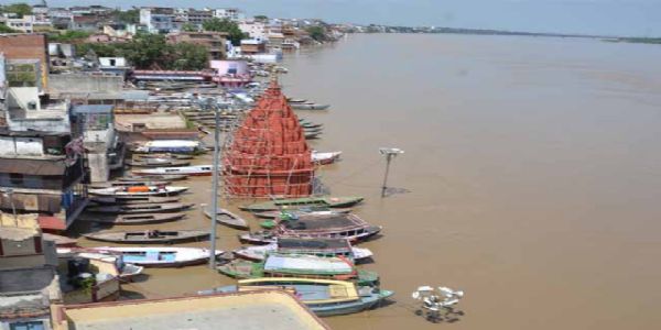 उत्तर प्रदेश में बाढ़ का बढ़ रहा दायरा, गंगा-यमुना समेत कई नदियां उफान पर, वाराणसी, प्रयागराज से बिजनौर तक हालात चुनौतीपूर्ण