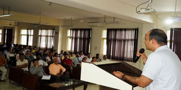 सीएम के प्रस्तावित दौरे से पहले डीएम ने परखी तैयारियां