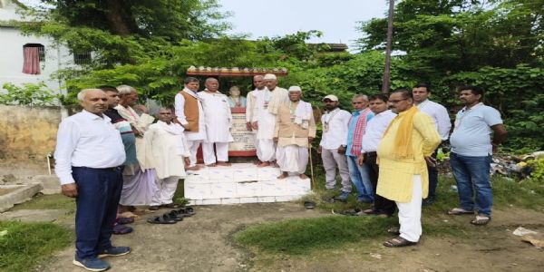 55 वर्षों तक मुखिया रहे शीतल बाबू के आदर्शों को अपनाने का संकल्प