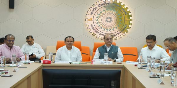 विश्वविद्यालय एनईपी-2020 के क्रियान्वयन के लिए समयबद्ध रोडमैप तैयार करें: धन सिंह रावत