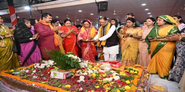 मुख्यमंत्री विष्णुदेव साय ने पवित्र श्रावण मास में अपने निवास में किया रुद्राभिषेक