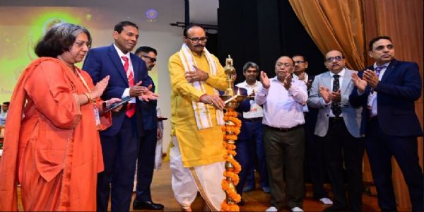 अत्याधुनिक चिकित्सा सेवाएं उपलब्ध कराना सरकार की प्राथमिकता : ब्रजेश पाठक