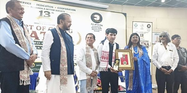 सिरमौर के डॉ. चमन ठाकुर आर्ट ऑफ गिविंग रत्न अवार्ड से सम्मानित