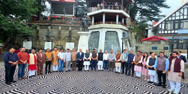 वंदे मातरम् के मुद्दे पर रिज मैदान में भाजपा विधायक दल का धरना, राष्ट्रगीत के सम्मान का दिया संदेश