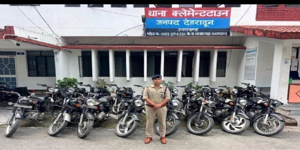 क्लेमेनटाउन में यातायात नियम तोड़ने वालों पर दून पुलिस का शिकंजा