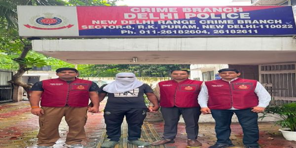 टिल्लू ताजपुरिया गिरोह के शूटर को भगाने वाला गिरफ्तार, गोगी-दिनेश कराला गिरोह के सदस्य की हत्या में था वांछित