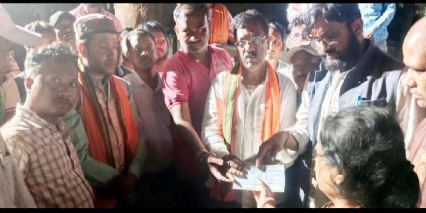 प्लांट हादसे में मृत तीन इंजीनियरों के परिजनों को मिला 31 लाख का मुआवजा