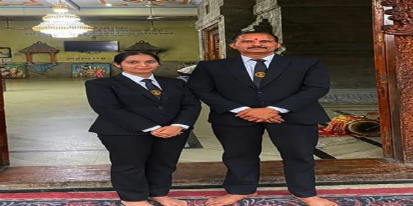 पिता-पुत्री ने एक साथ की एलएलबी, बेटी बनी यूनिवर्सिटी टॉपर तो पिता तीसरे स्थान पर