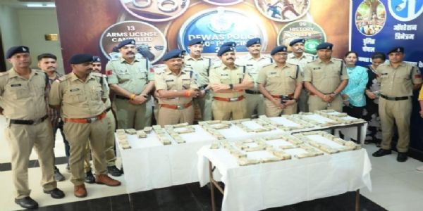 ई जीरो एफआईआर अंतर्गत देवास पुलिस की बड़ी कार्रवाई, 12 साइबर ठग गिरफ्तार