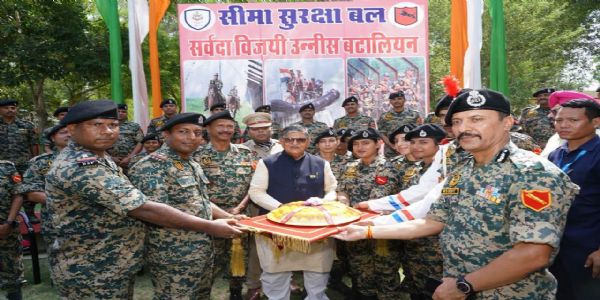 फाजिल्का में ‘राखी सरहद के नाम’, 1100 महिलाओं ने जवानों को बांधी राखी