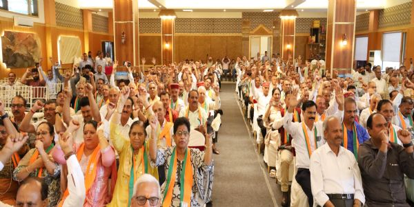 पेंशनरों को सड़कों पर उतरने को मजबूर कर रही सरकार : घनश्याम शर्मा