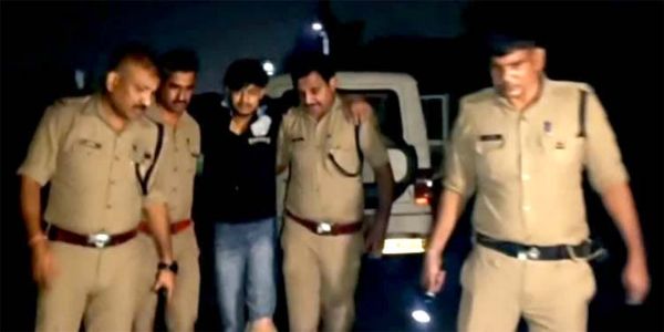 शराब कैंटीन संचालक हत्याकांड: मुठभेड़ में मुख्य आरोपित गिरफ्तार, पैर में लगी गोली