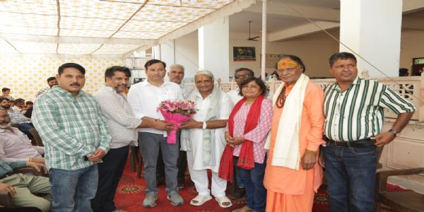 प्राकृतिक सौंदर्य के बीच प्रेस क्लब सदस्यों ने लिया पारिवारिक गोठ का आनंद
