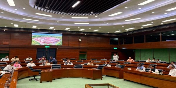 एक राष्ट्र एक चुनाव व्यवस्था पर बनी जेपीसी की बैठक में समिति के अध्यक्ष एवं सदस्य एक राष्ट्र एक चुनाव व्यवस्था पर बनी जेपीसी की बैठक में समिति के अध्यक्ष एवं सदस्य
