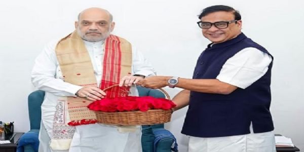 केंद्रीय गृह मंत्री अमित शाह से नई दिल्ली में मुलाकात करते असम के मुख्यमंत्री डॉ. हिमंत बिस्व सरमा केंद्रीय गृह मंत्री अमित शाह से नई दिल्ली में मुलाकात करते असम के मुख्यमंत्री डॉ. हिमंत बिस्व सरमा