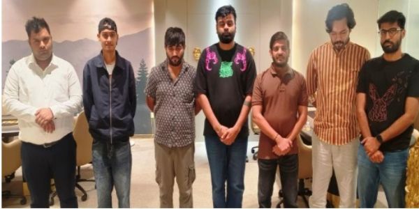 पोकर की आड़ में जुआघर का खुलासा: मैनेजर समेत 7 गिरफ्तार