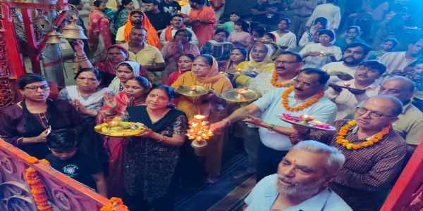 हिंदू मंडल किसरोल मुरादाबाद ने सावन मास के अंतिम सोमवार पर भी की महाआरती