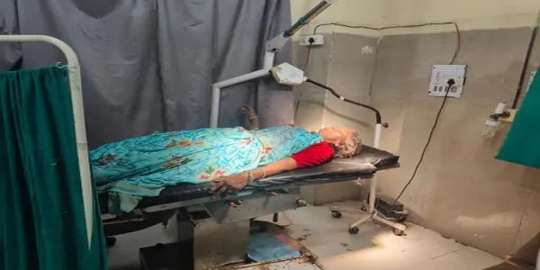 शाजापुर: बिजली पोल से टकराई तेज रफ्तार कार, पोल गिरने से कांवड़ यात्रा में शामिल महिला की मौत
