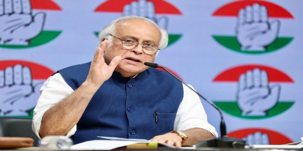 प्रेस वार्ता के दौरान कांग्रेस महासचिव जयराम रमेश। प्रेस वार्ता के दौरान कांग्रेस महासचिव जयराम रमेश।
