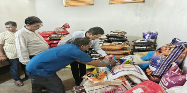 डीएम ने जवाहर नवोदय विद्यालय का किया औचक निरीक्षण