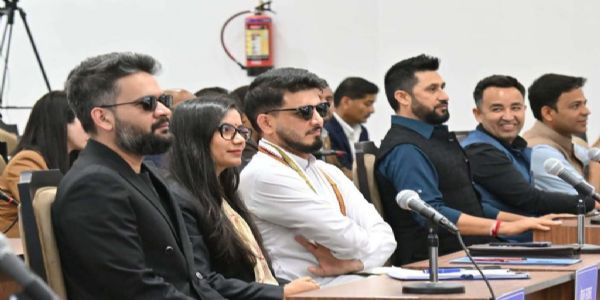 नेपाल प्रधानमंत्री बालेन्द्र शाह को संसद में काला चश्मा पहनने से रोका, मेडिकल रिपोर्ट के साथ भेजा अनुरोध