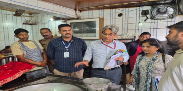 चंबा क्षेत्र में चेकिंग अभियान के दाैरान दस खाद्यय पदार्थाें के सैंपल जांच काे भेजे